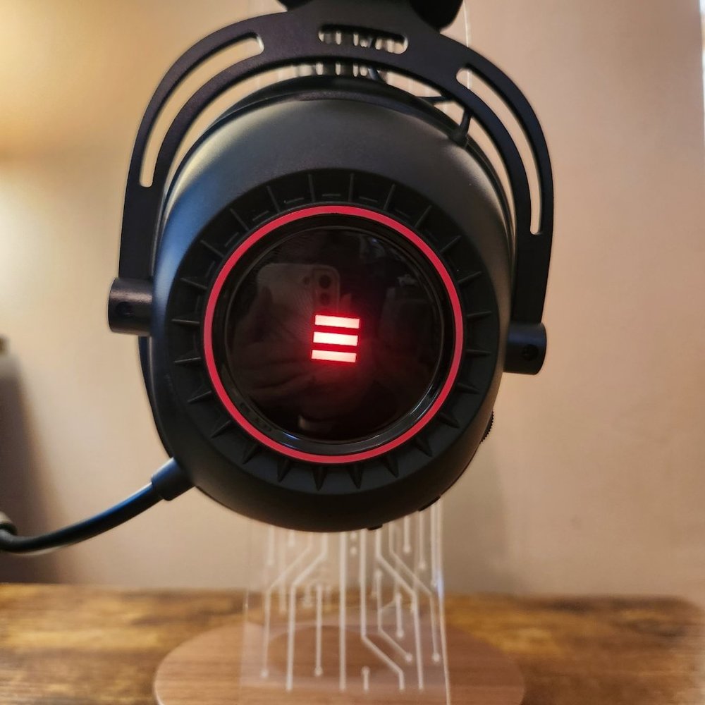 NIB Wireless RGB Gaming Headset - Picture 5 of 6